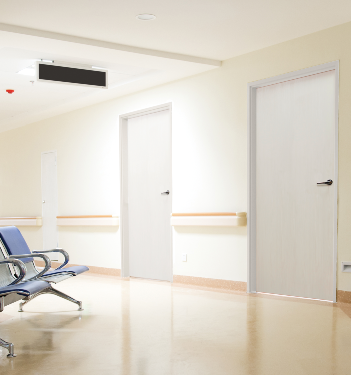 Дверь в больнице. Двери медицинские для поликлиники. Дверь в медицинский кабинет. Двери для медицинских учреждений