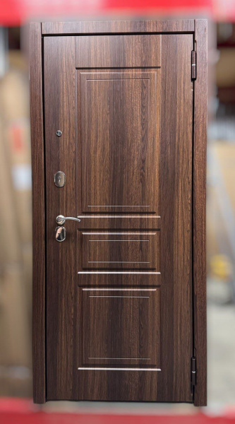 Входная дверь Берлога Оптима Лайн 2П "Гаральд"  Коньяк статус/ Дуб беженый 870х2050 Правое