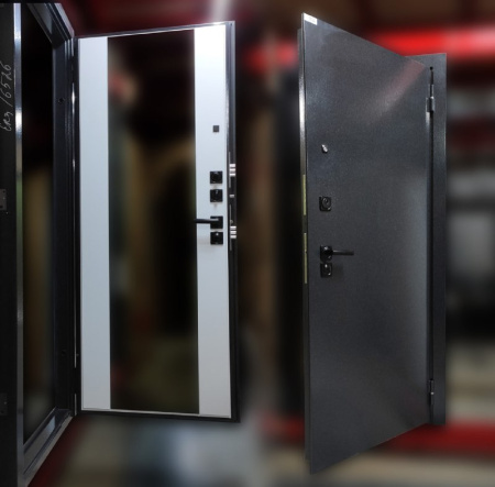 Входная дверь Берлога Ультра Вояж