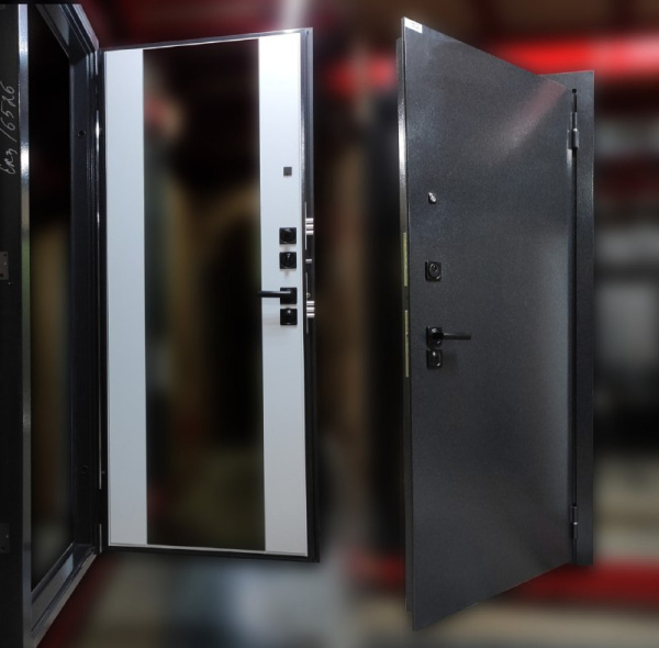 Входная дверь Берлога Ультра Вояж