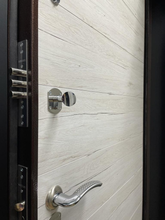 Входная дверь Берлога Оптима Лайн