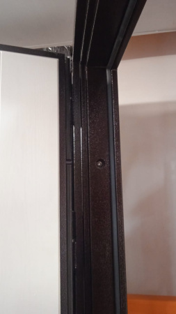 Входная дверь Страж 3К Броня Классика Антик медь/ Ясень белый 960х2050 Левое