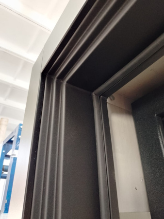 Входная дверь Страж 3К Матрикс 3К 3/4 зеркало