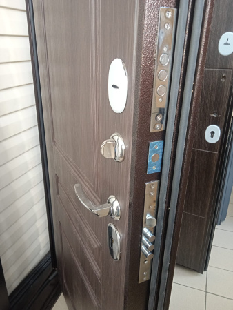 Входная дверь Страж 3К Броня Классика Антик медь/ Венге 960х2050 Правое