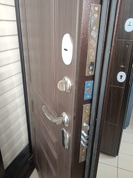 Входная дверь Страж 3К Броня Классика Антик медь/ Венге 960х2050 Левое