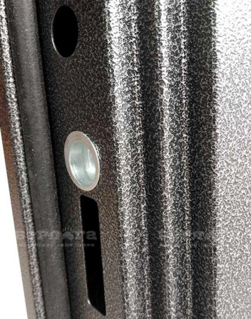 Входная дверь Берлога Тринити Милли (промо)