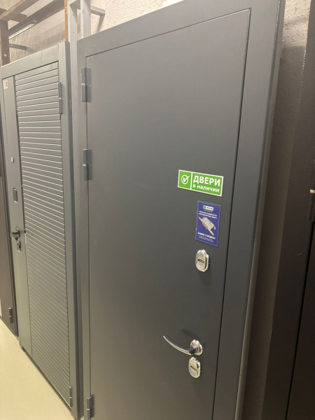 Входная дверь с терморазрывом Страж 3К Тепло Овальное зеркало