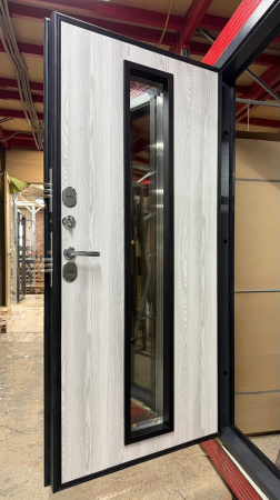 Входная дверь с терморазрывом Берлога Сибирь 3К Термо Айс Шагрень 7024/ Ясень Ривьера айс 870х2050 Левое