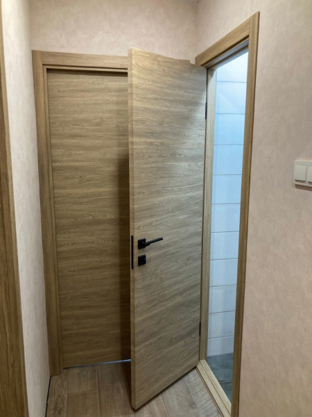 Межкомнатная дверь VFD Solo ДГ Red Oak 600х2000