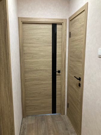 Межкомнатная дверь VFD Solo ДО Red Oak/ Black Gloss 800х2000