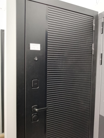 Входная дверь Страж 3К Матрикс 3К 3/4 зеркало