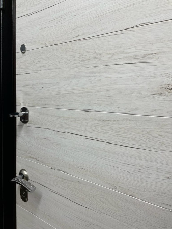 Входная дверь Берлога Оптима Лайн