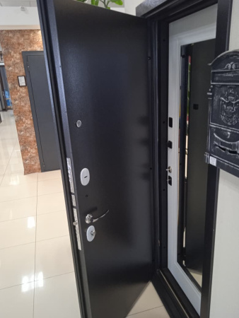 Входная дверь Страж 2К Реалист метал