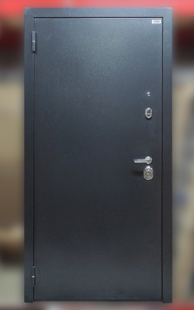 Входная дверь Берлога Тринити Нова Ромео